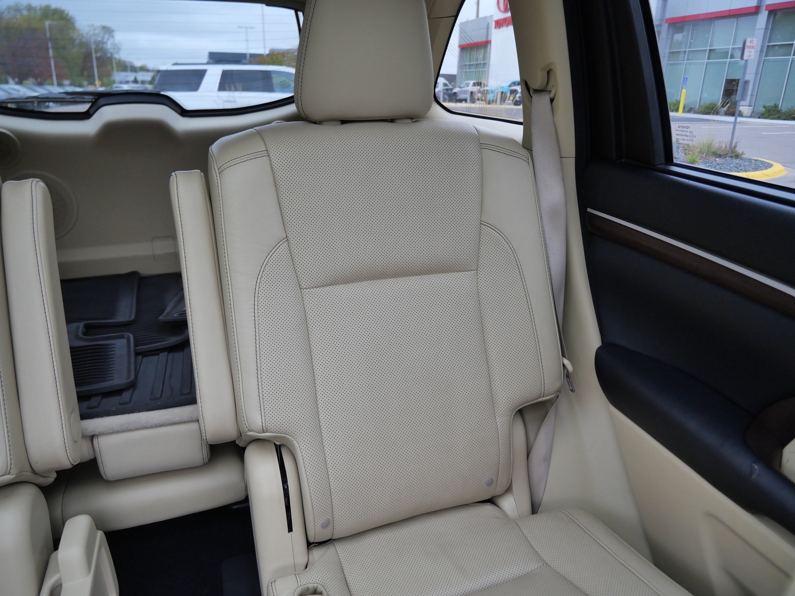 Used 2015 Toyota Highlander Limited Platinum AWD/4WD image 14