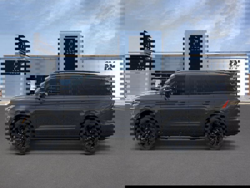 New 2026 Lincoln Navigator Reserve w/ Jet Appearance Package image 3