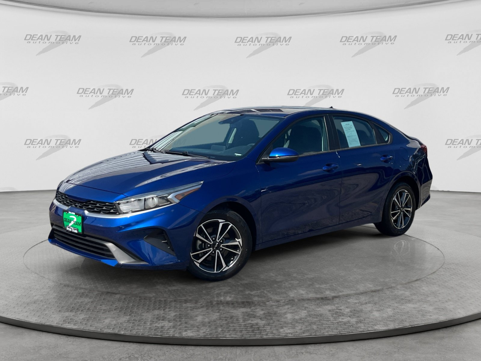 Used 2022 Kia Forte LXS w/ LXS Technology Package FWD image 3