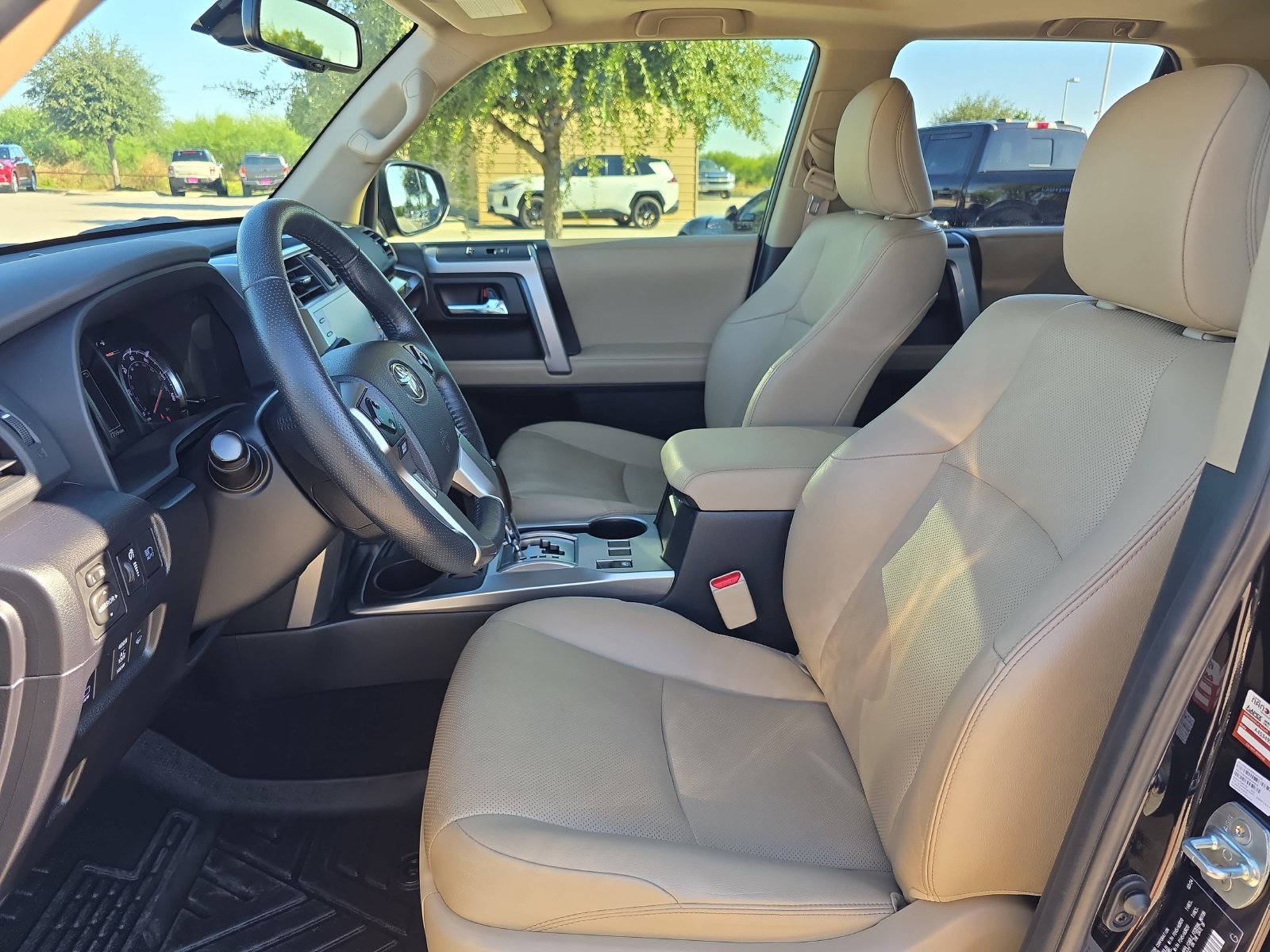 Used 2024 Toyota 4Runner Limited RWD image 12
