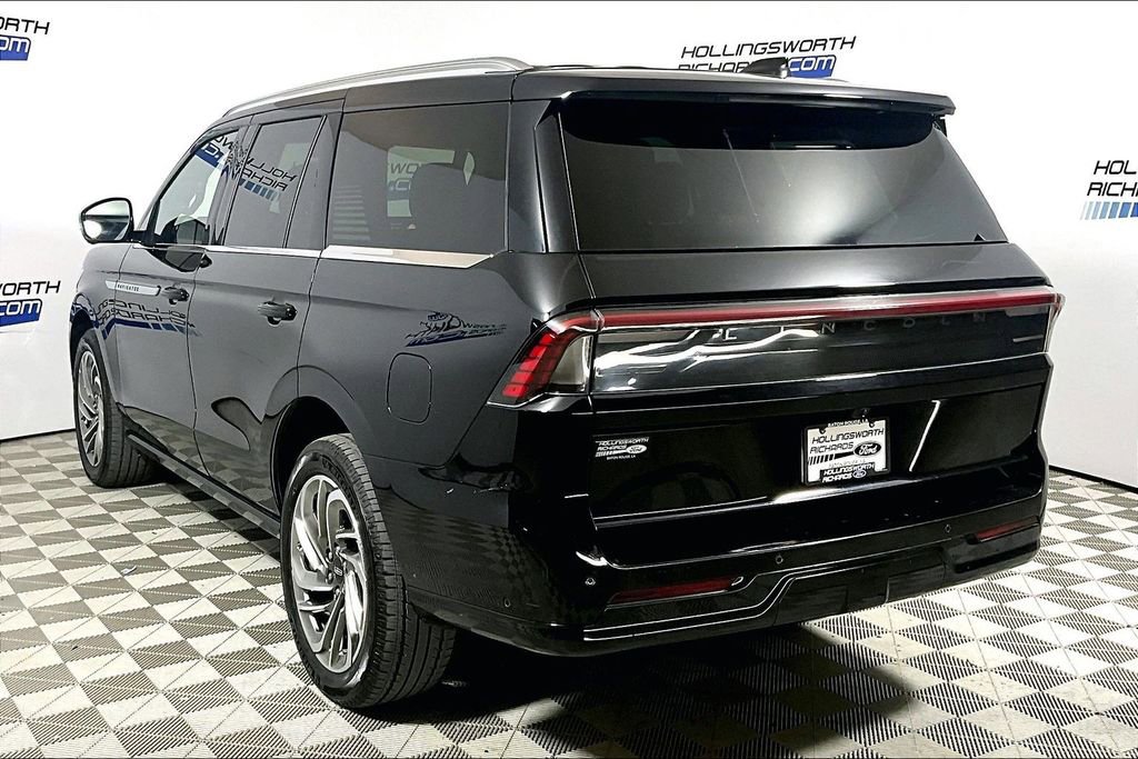 Used 2025 Lincoln Navigator Reserve image 8