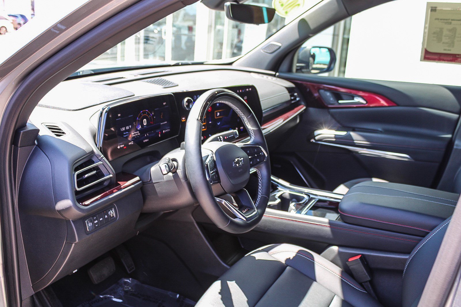 Used 2025 Chevrolet Traverse Z71 w/ Enhanced Driving Package AWD/4WD image 20