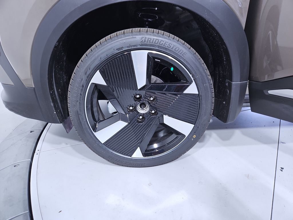 New 2025 Nissan Kicks SR image 25