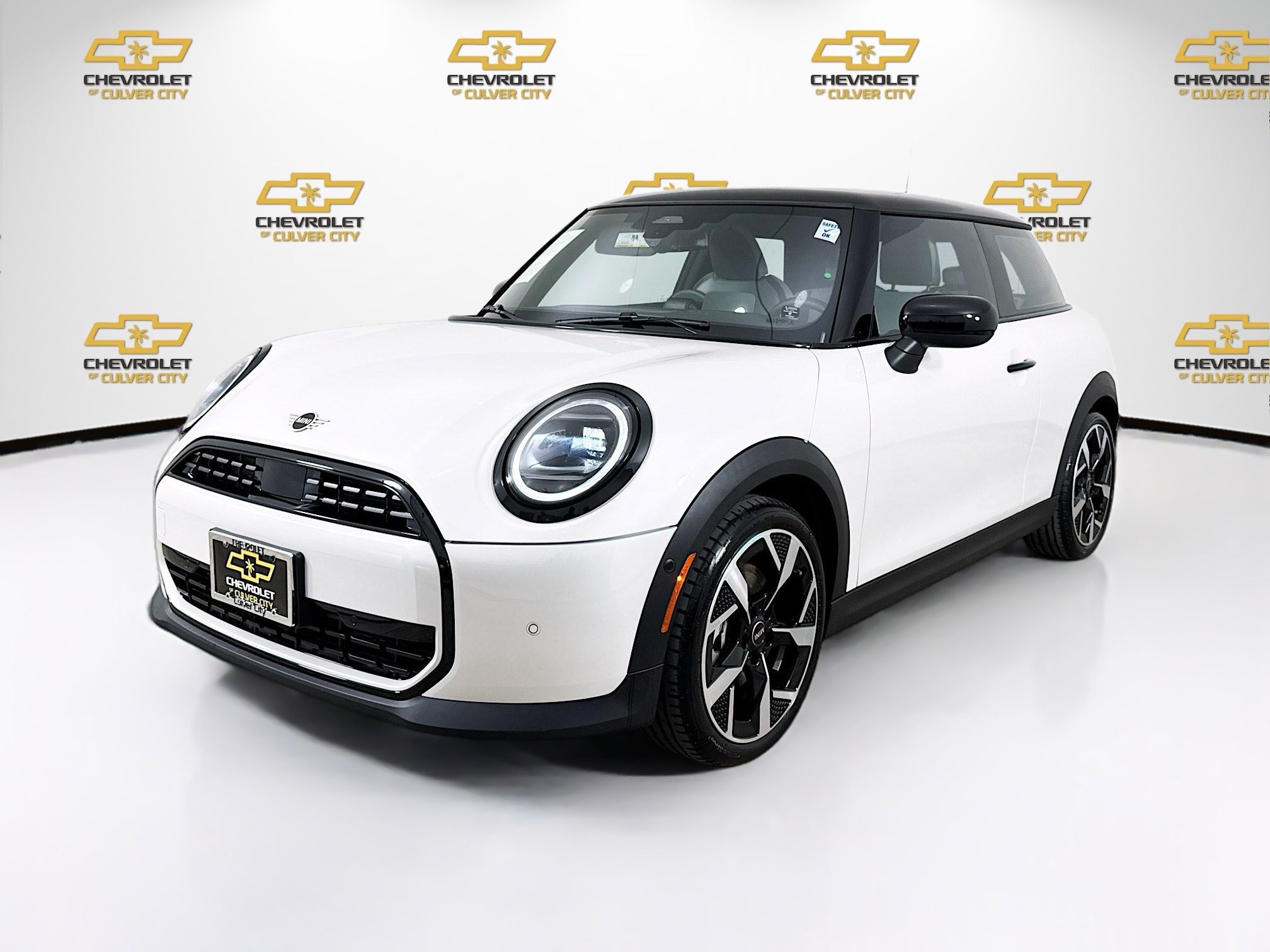 Used 2026 MINI Cooper 2-Door Hardtop FWD image 3