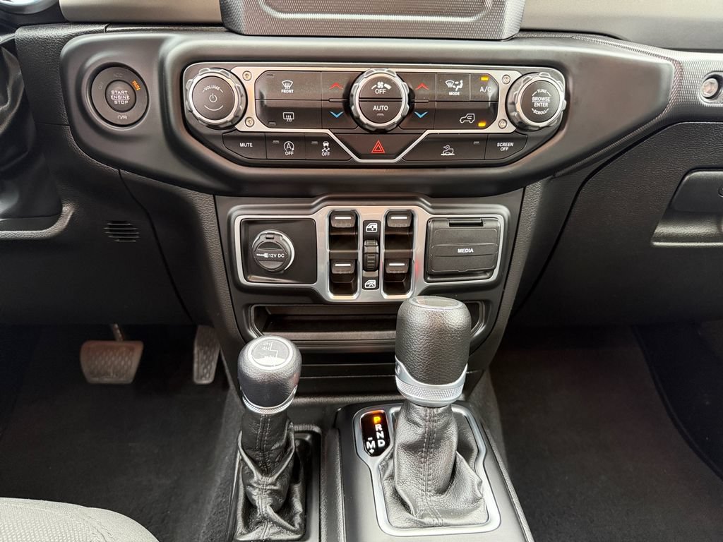 Used 2022 Jeep Gladiator Sport AWD/4WD image 23
