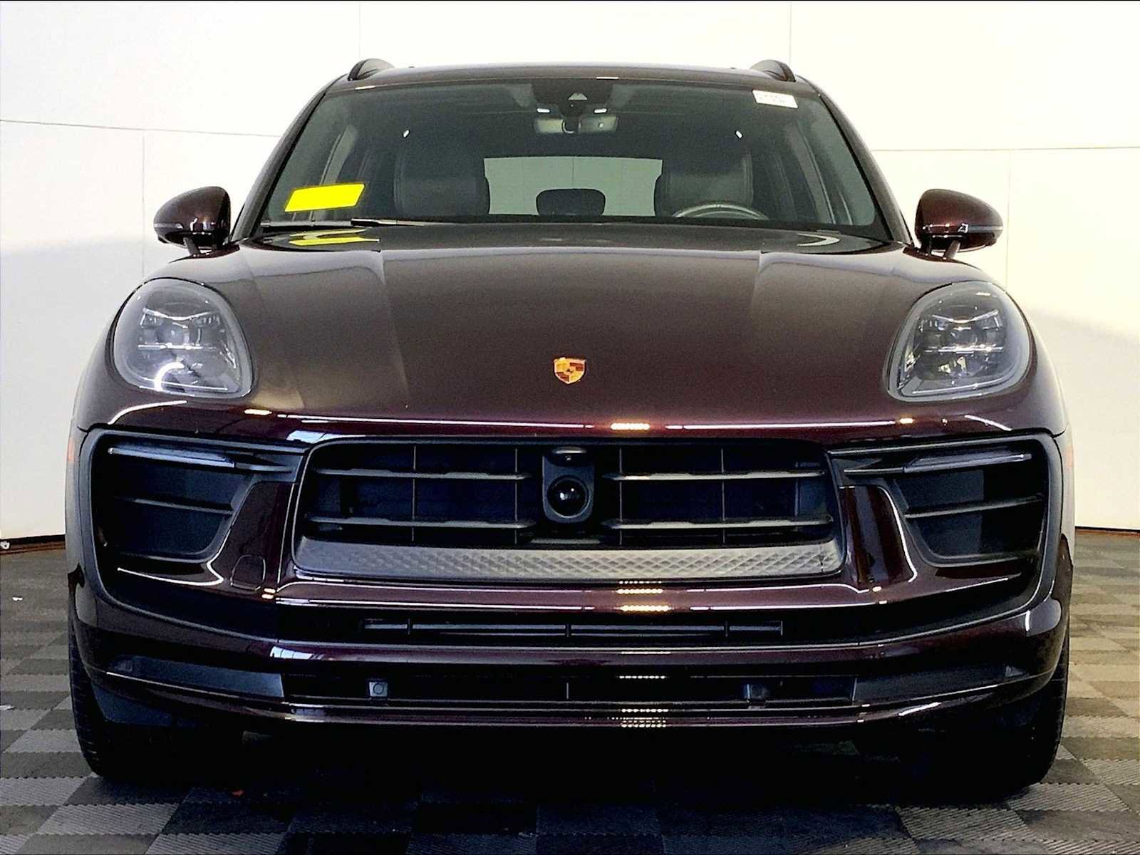 Certified 2023 Porsche Macan image 10