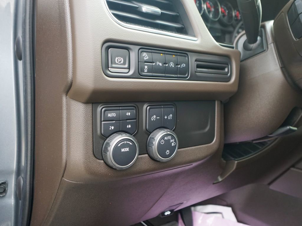 Used 2021 Chevrolet Tahoe Z71 w/ Rear Media and Nav Package image 17