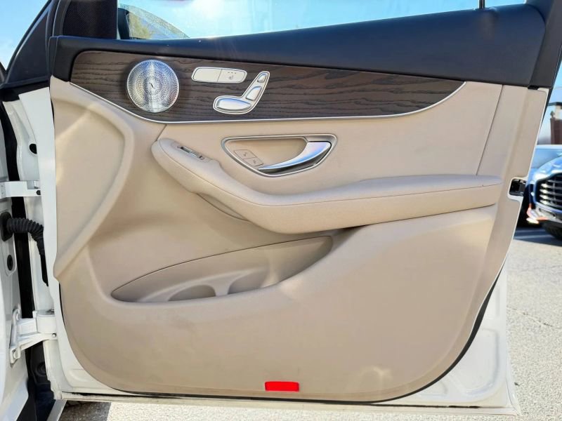 Used 2018 Mercedes-Benz GLC 300 4MATIC image 28