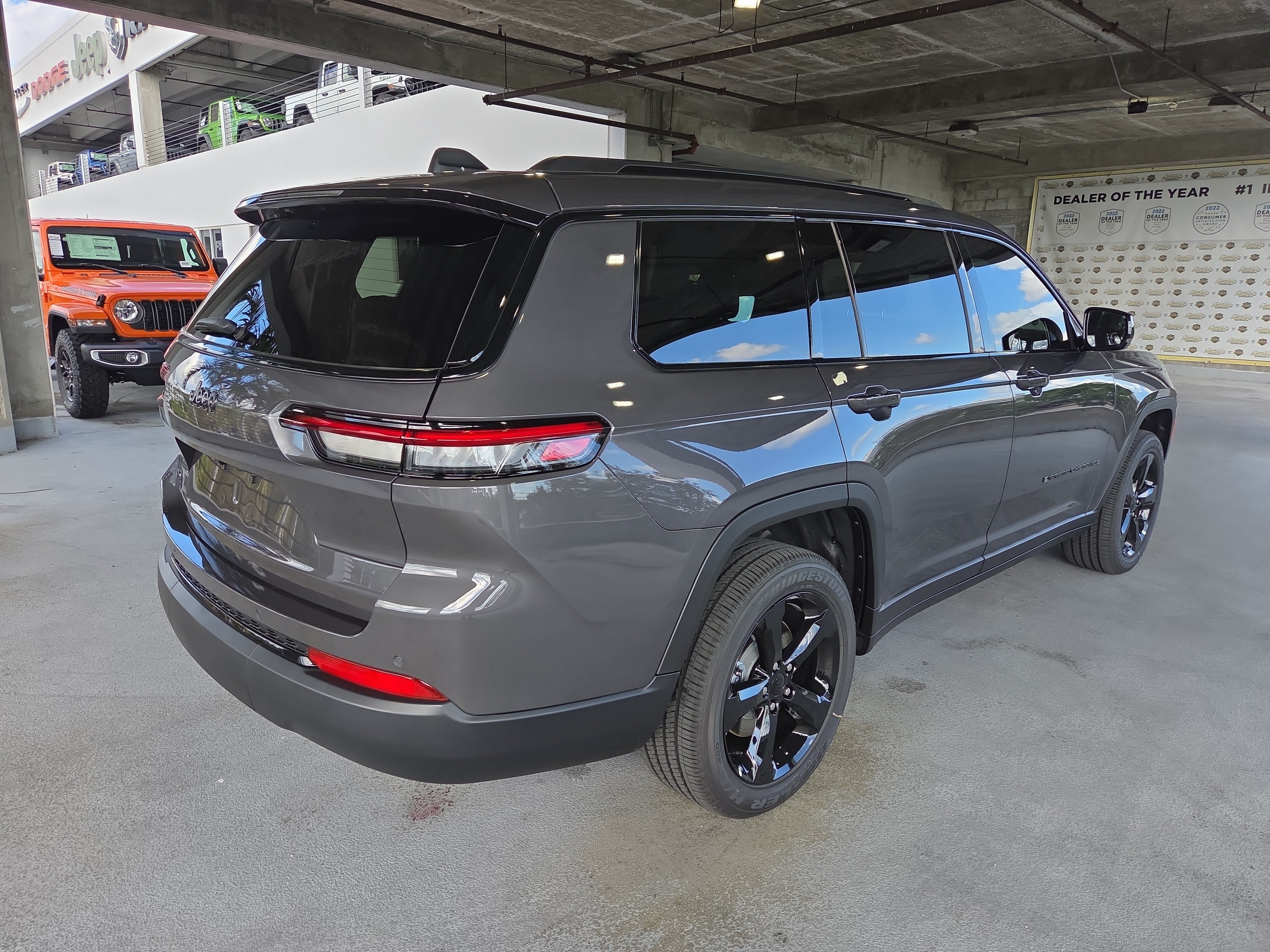 New 2025 Jeep Grand Cherokee L Altitude AWD/4WD image 5