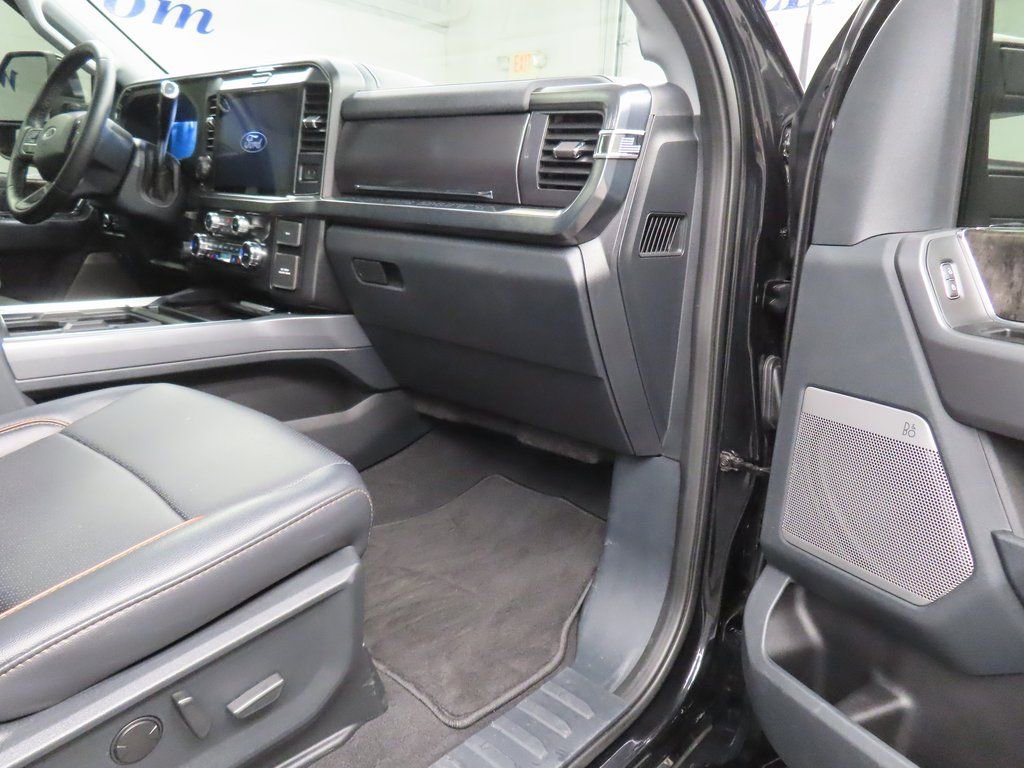 Used 2025 Ford F250 Lariat w/ Lariat Ultimate Package image 37