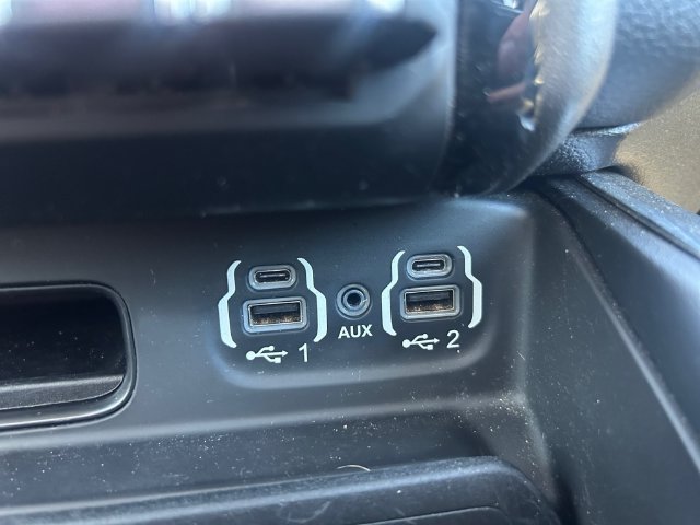 Used 2021 RAM 1500 Laramie AWD/4WD image 32
