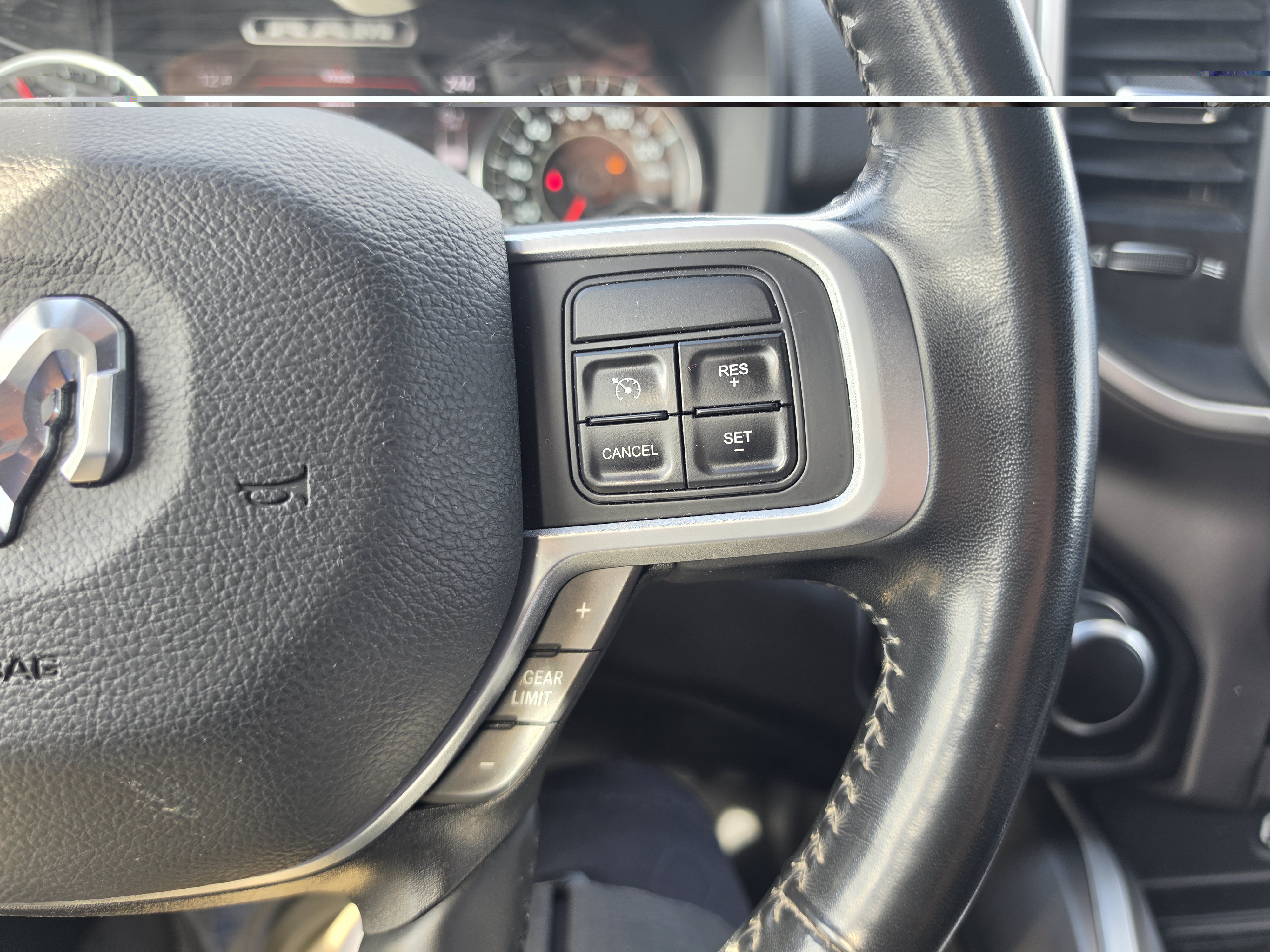 Used 2022 RAM 2500 Big Horn w/ Night Edition AWD/4WD image 20