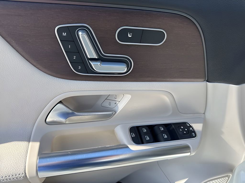 Used 2022 Mercedes-Benz GLA 250 4MATIC image 26