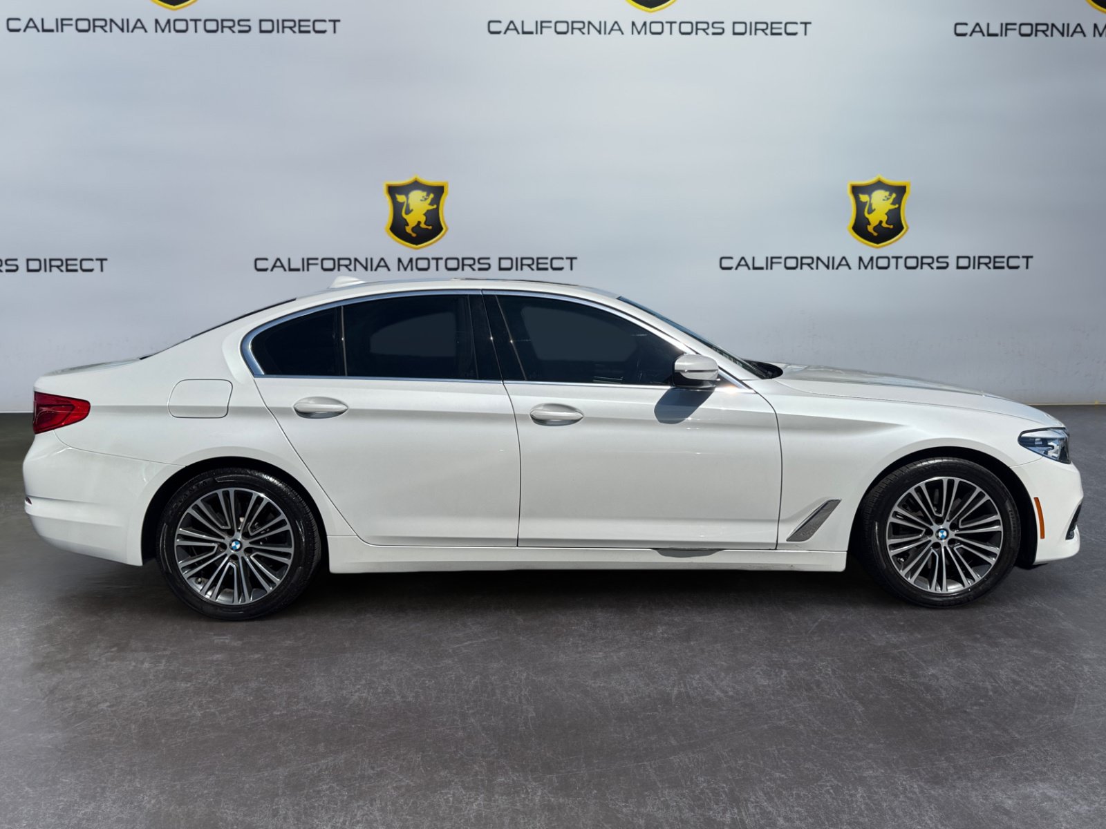 Used 2019 BMW 530i w/ Convenience Package RWD image 6