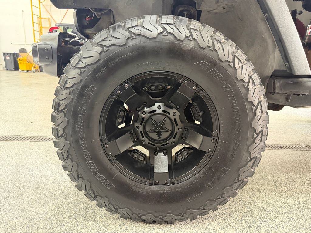 Used 2013 Jeep Wrangler Rubicon AWD/4WD image 41