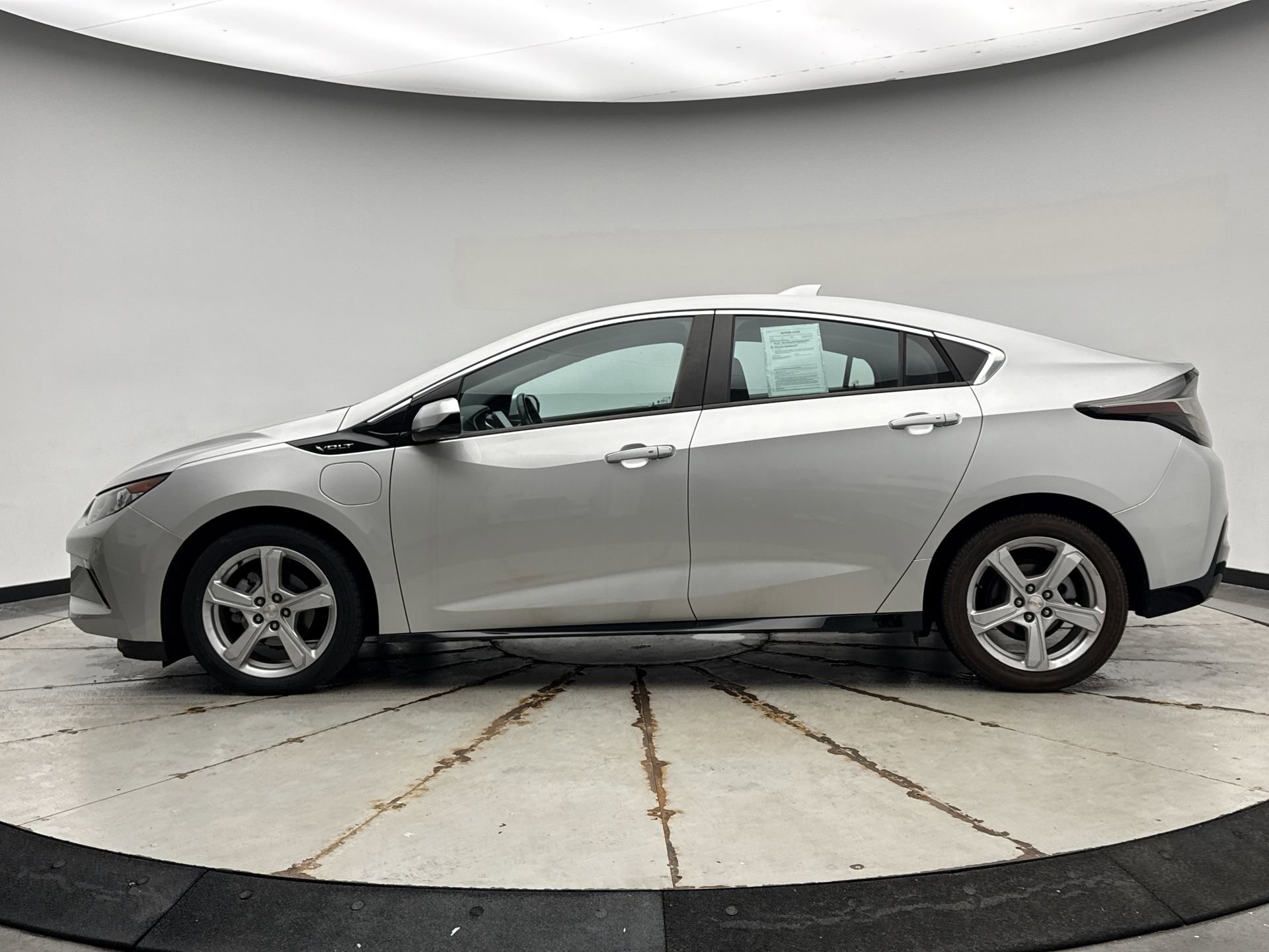 Used 2019 Chevrolet Volt LT w/ Power Convenience Package FWD image 2