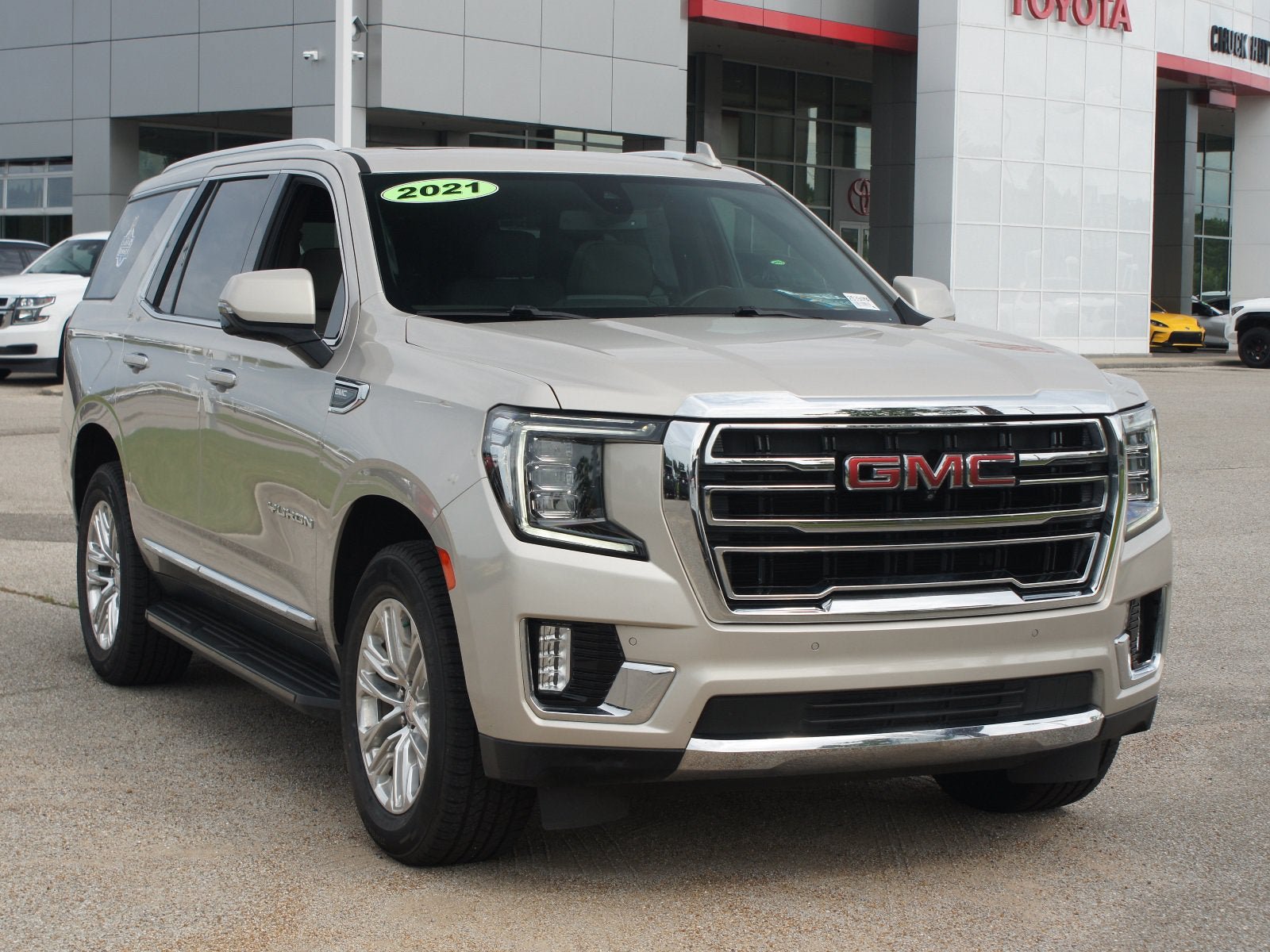 Used 2021 GMC Yukon SLT w/ SLT Premium Package AWD/4WD image 25