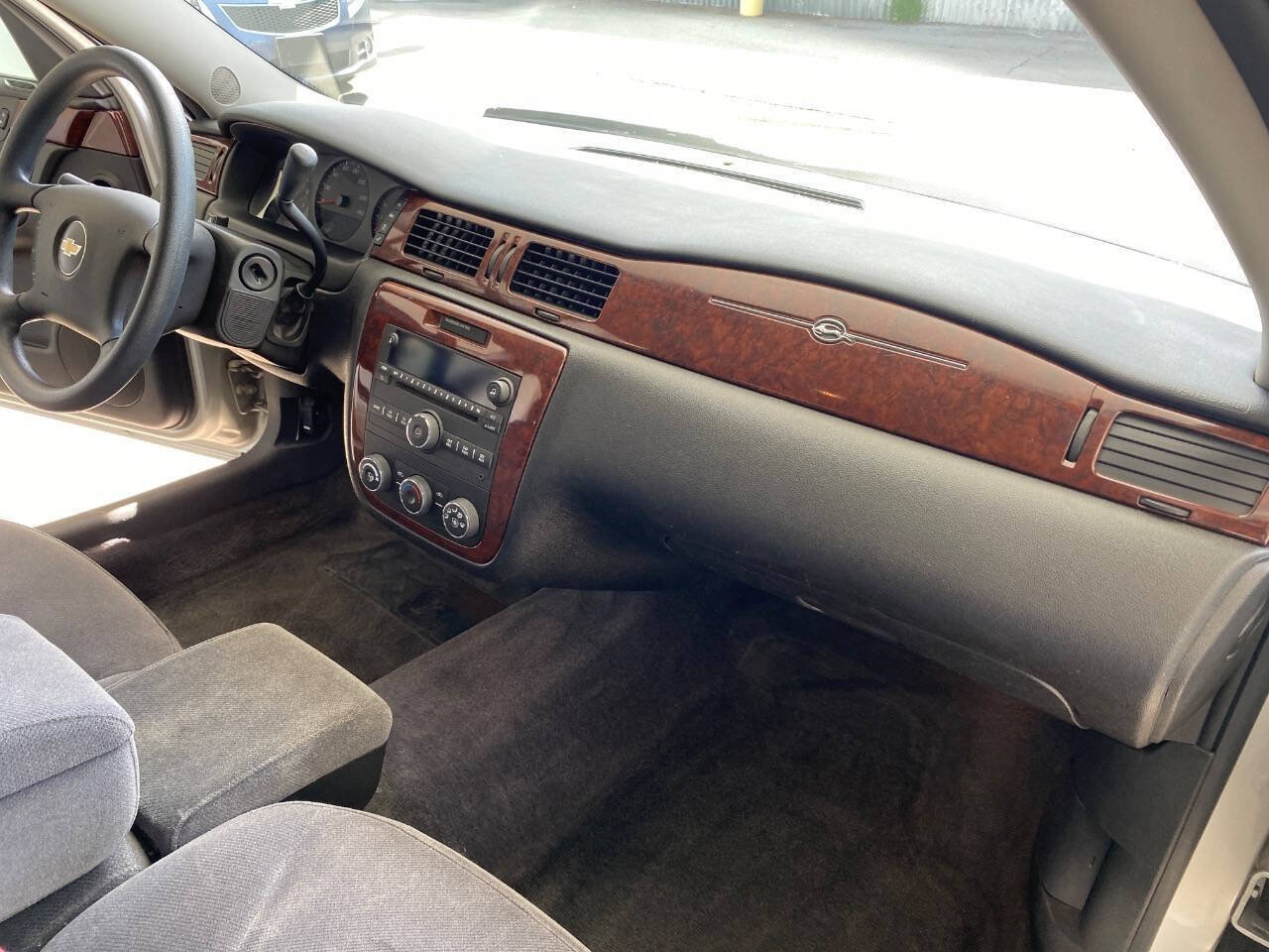 Used 2007 Chevrolet Impala LS FWD image 34