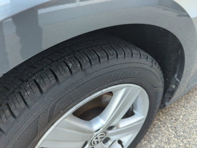 Used 2018 Volkswagen Golf SE image 34