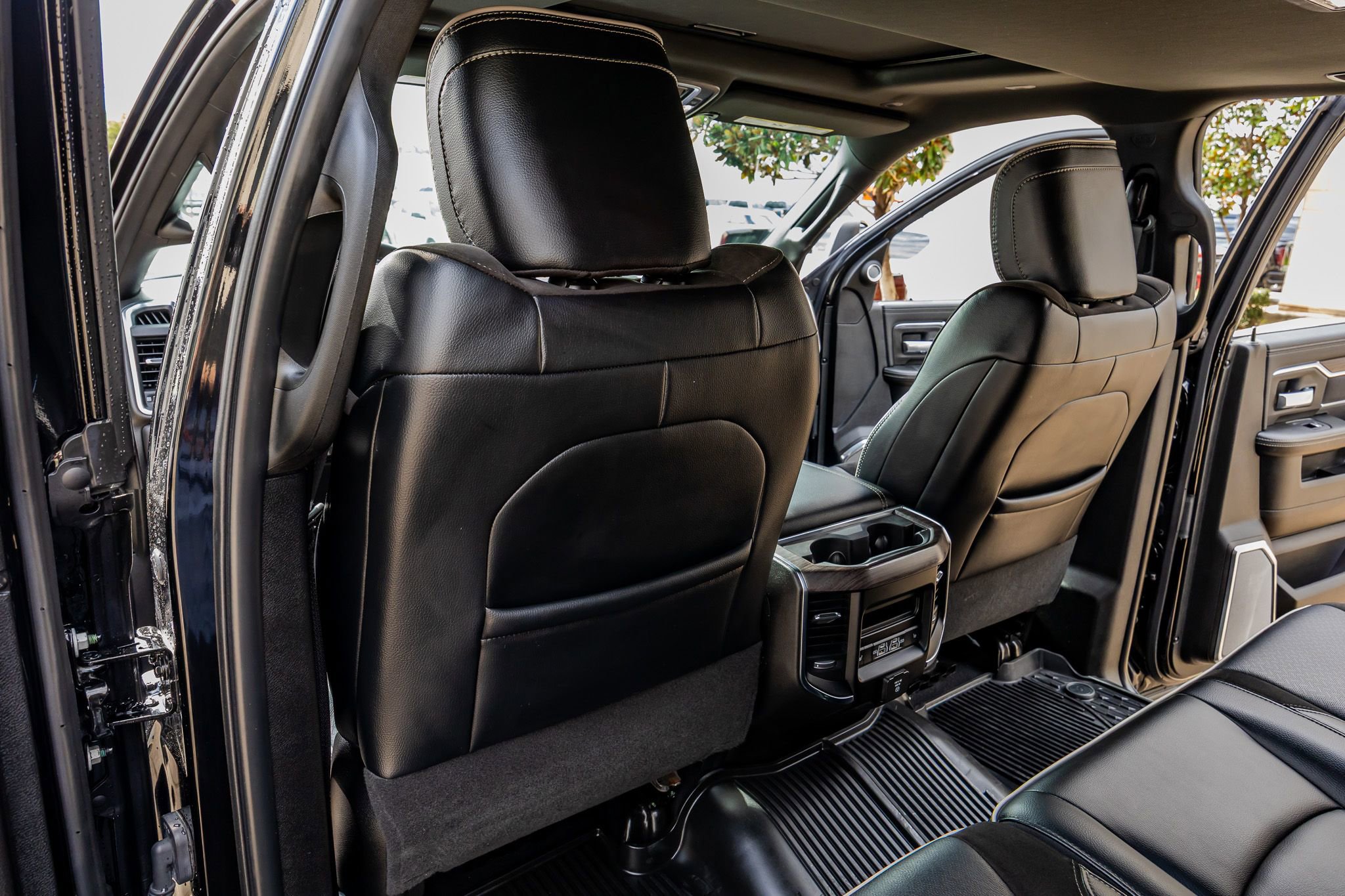 Used 2025 RAM 3500 Laramie image 35