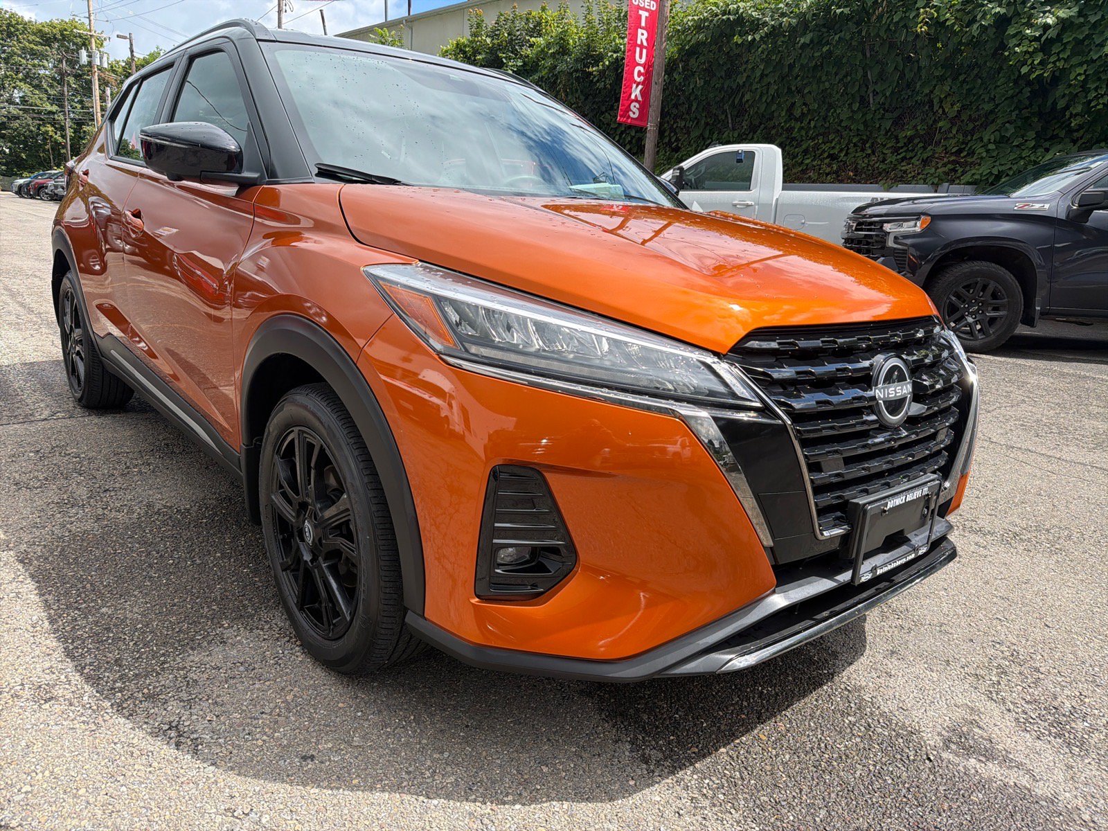 Used 2024 Nissan Kicks SR w/ SR Premium Package FWD image 3
