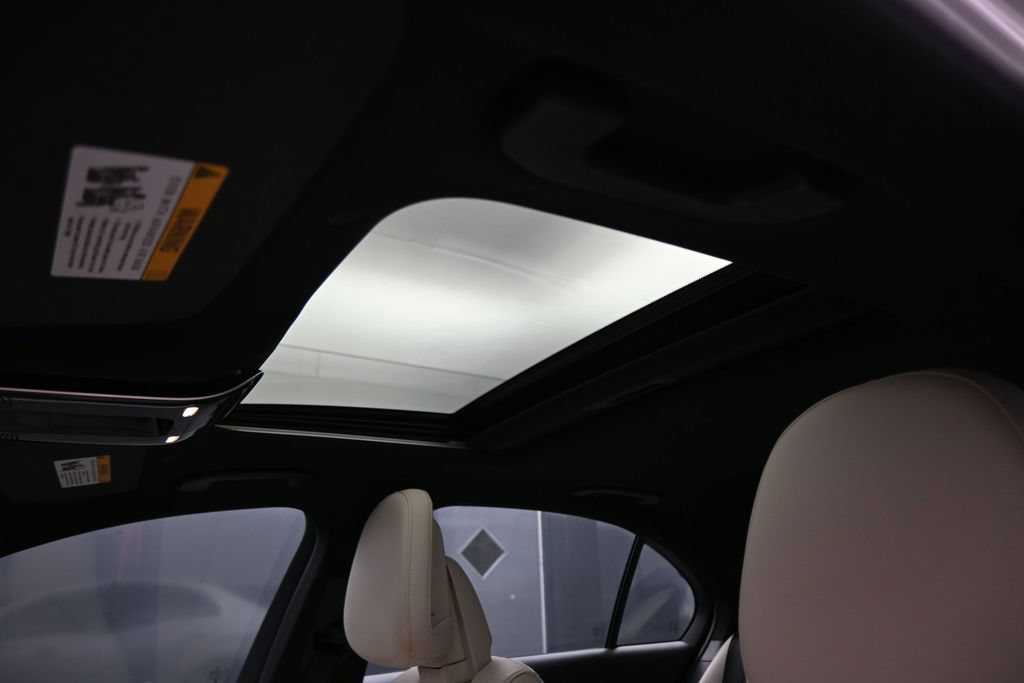 Used 2025 Mercedes-Benz C 300 Sedan image 14