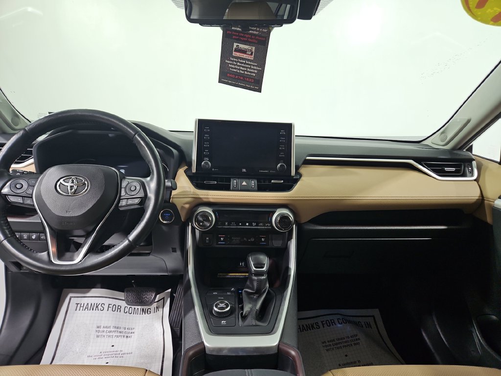 Used 2019 Toyota RAV4 Limited AWD/4WD image 17