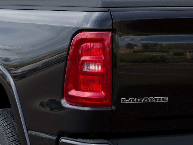 New 2026 RAM 1500 Laramie AWD/4WD image 9