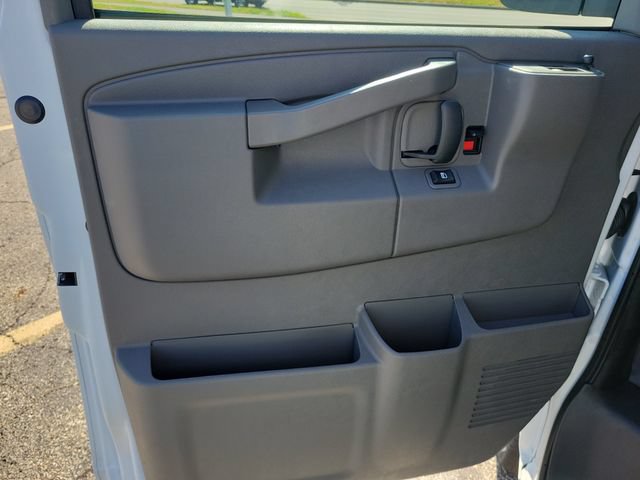 New 2026 GMC Savana 2500 w/ Driver Convenience Package RWD image 18