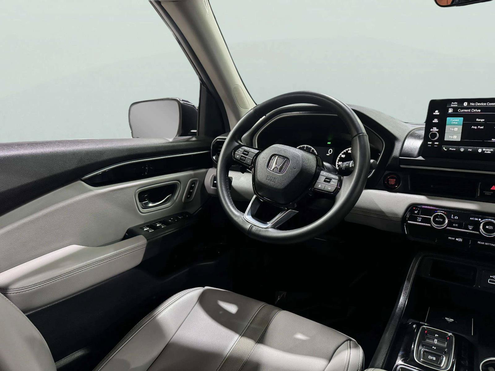 Used 2025 Honda Pilot EX-L image 29