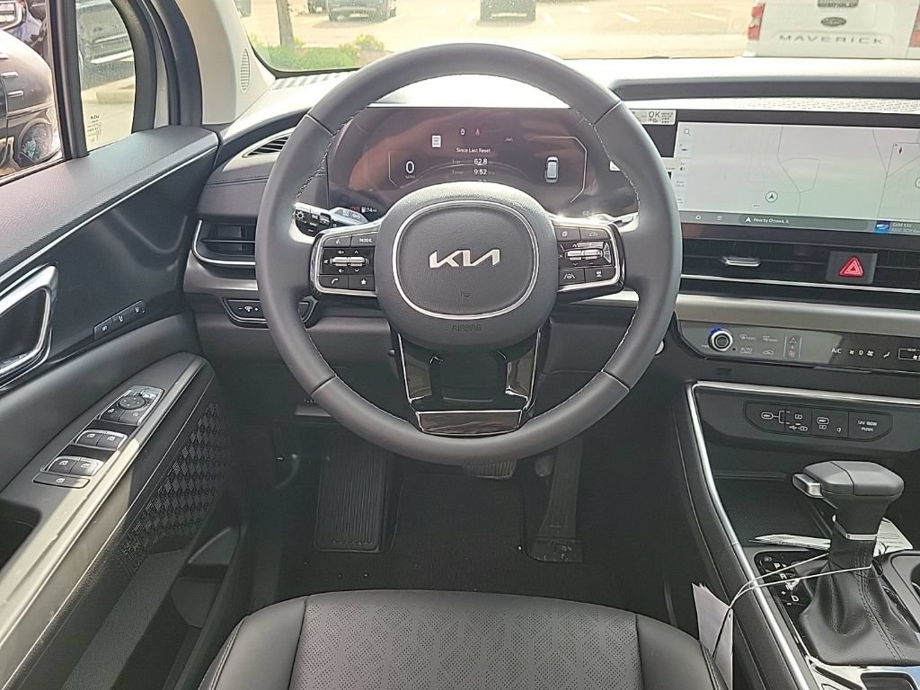 New 2026 Kia Carnival SX w/ SX Dark Edition Package FWD image 13