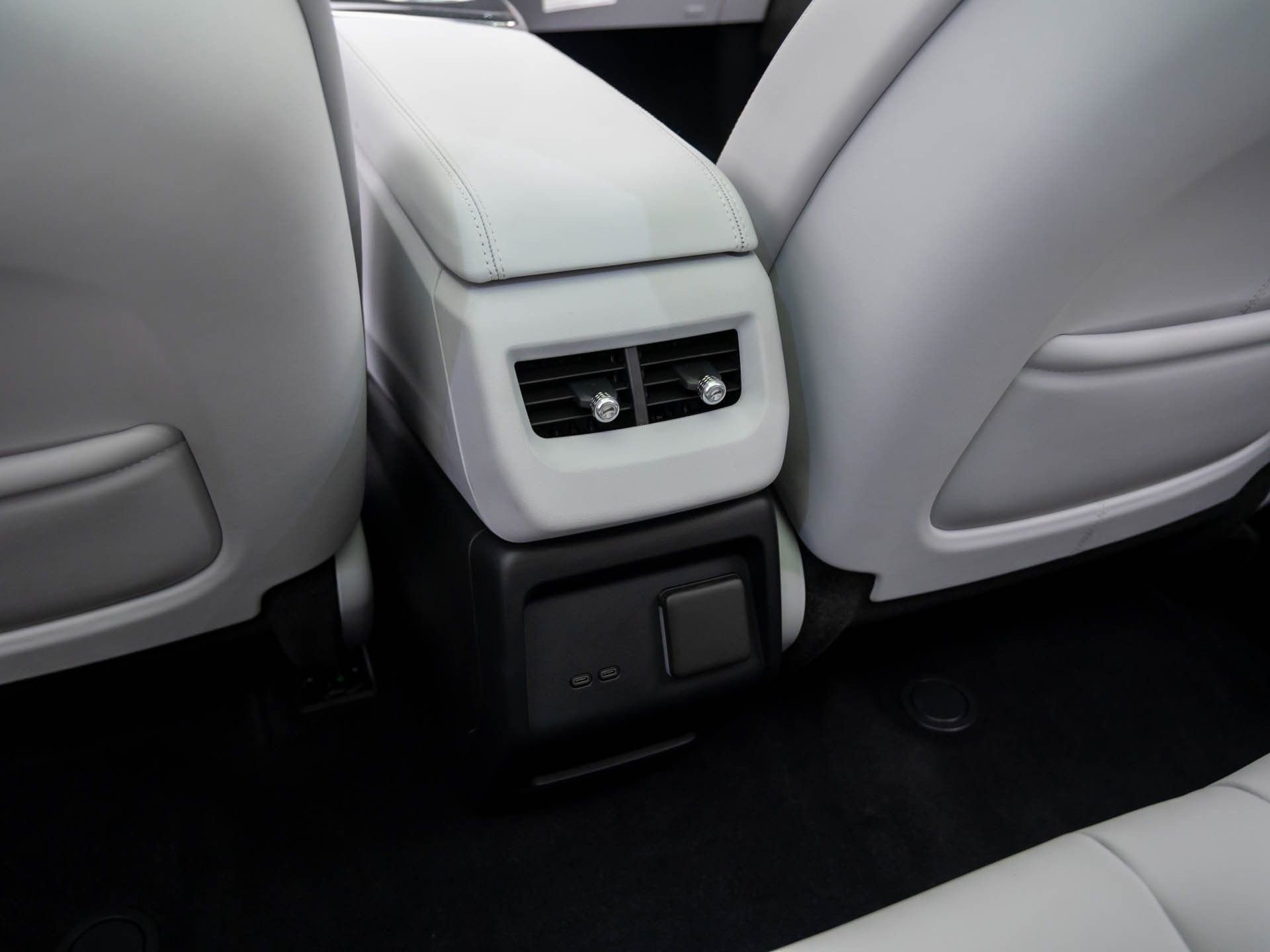 New 2026 Cadillac Optiq Sport 1 image 18