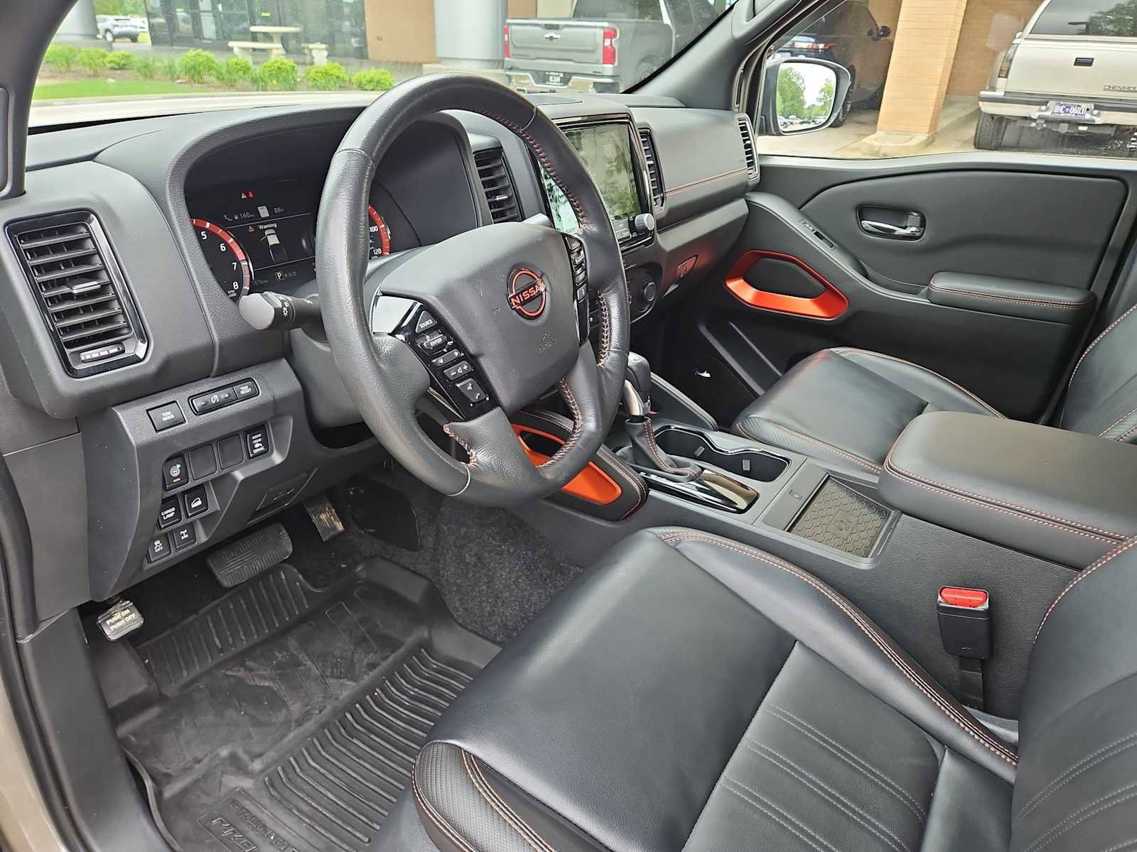 Used 2023 Nissan Frontier PRO-4X w/ Pro-4X Premium Package AWD/4WD image 10