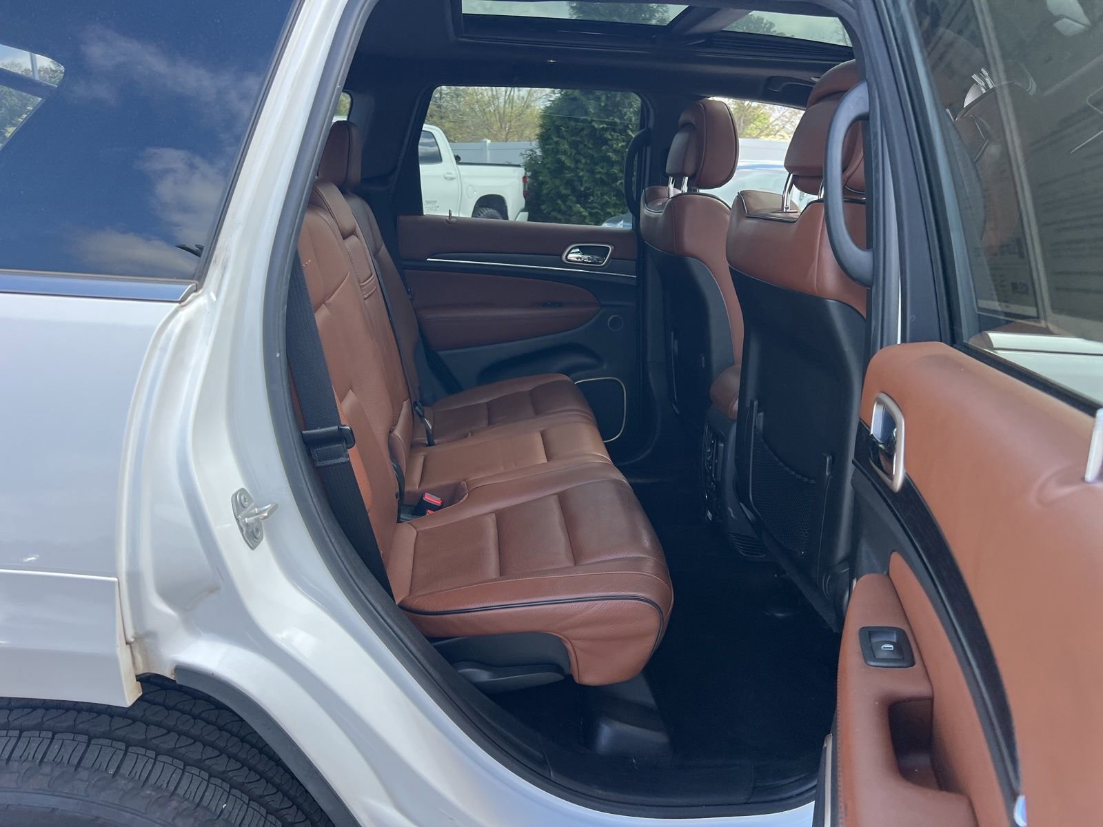 Used 2017 Jeep Grand Cherokee Summit w/ Platinum Series Group image 38