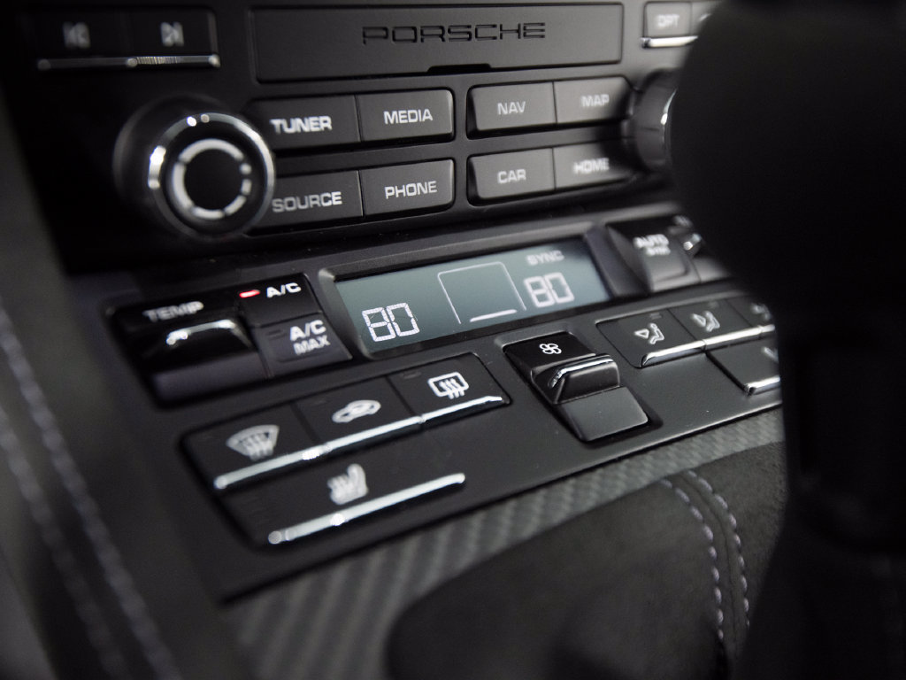 Certified 2025 Porsche 718 Cayman GT4 RS RWD image 26