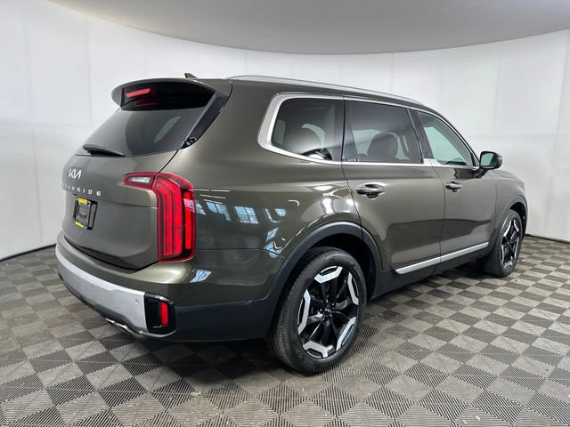 Used 2024 Kia Telluride S image 3