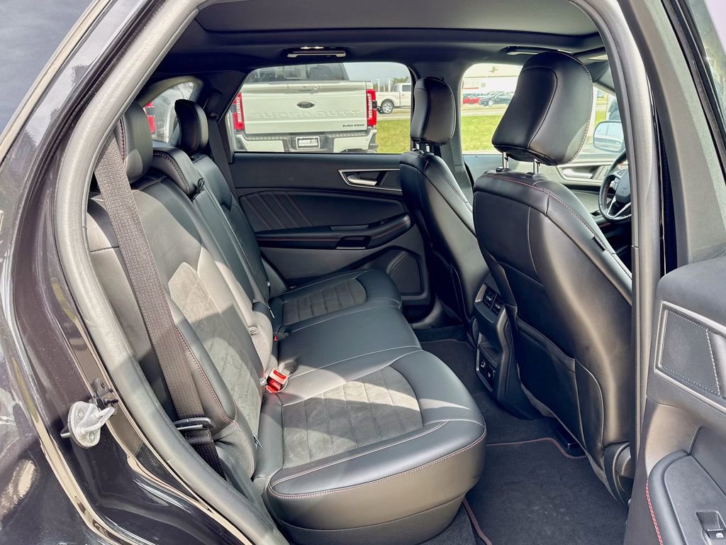 Certified 2021 Ford Edge ST-Line image 18