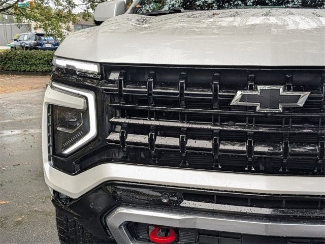 Used 2025 Chevrolet Suburban Z71 w/ Comfort Package image 11