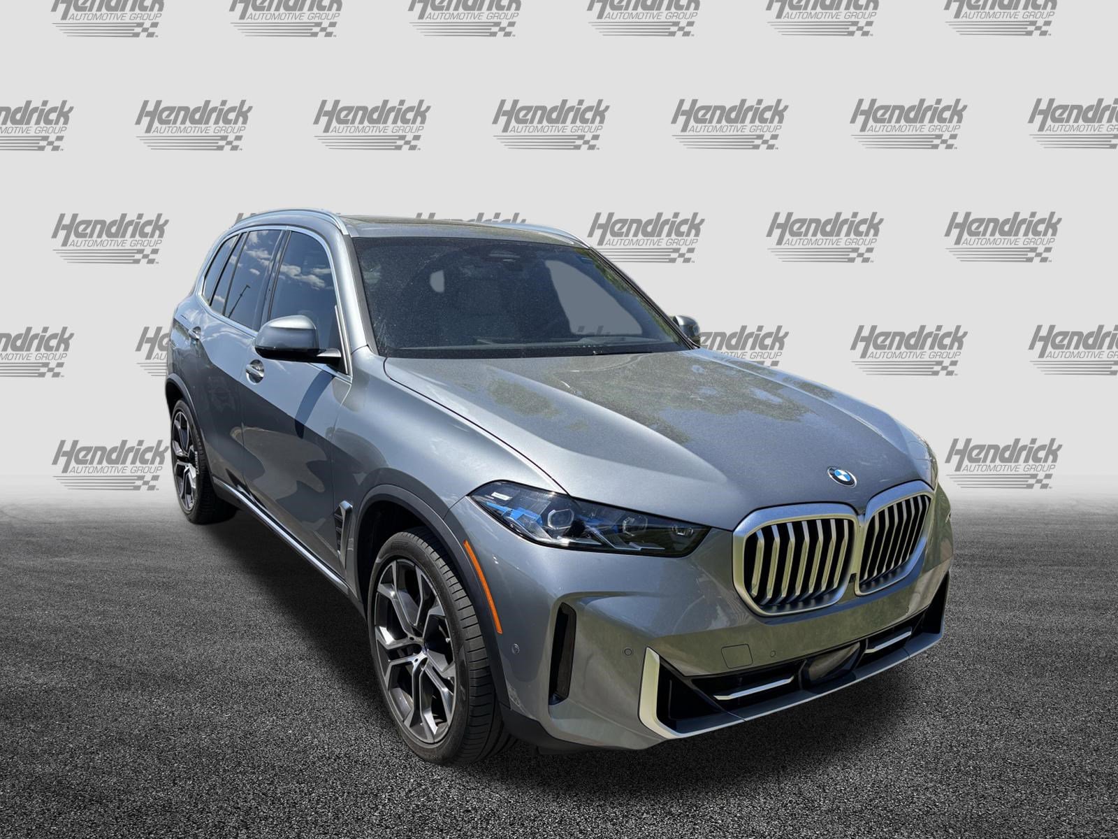 Certified 2024 BMW X5 sDrive40i w/ Premium Package image 2