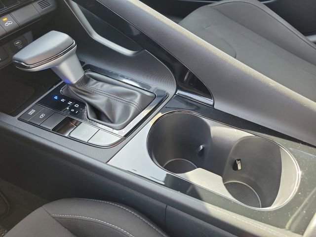 Certified 2025 Hyundai Elantra SEL image 12