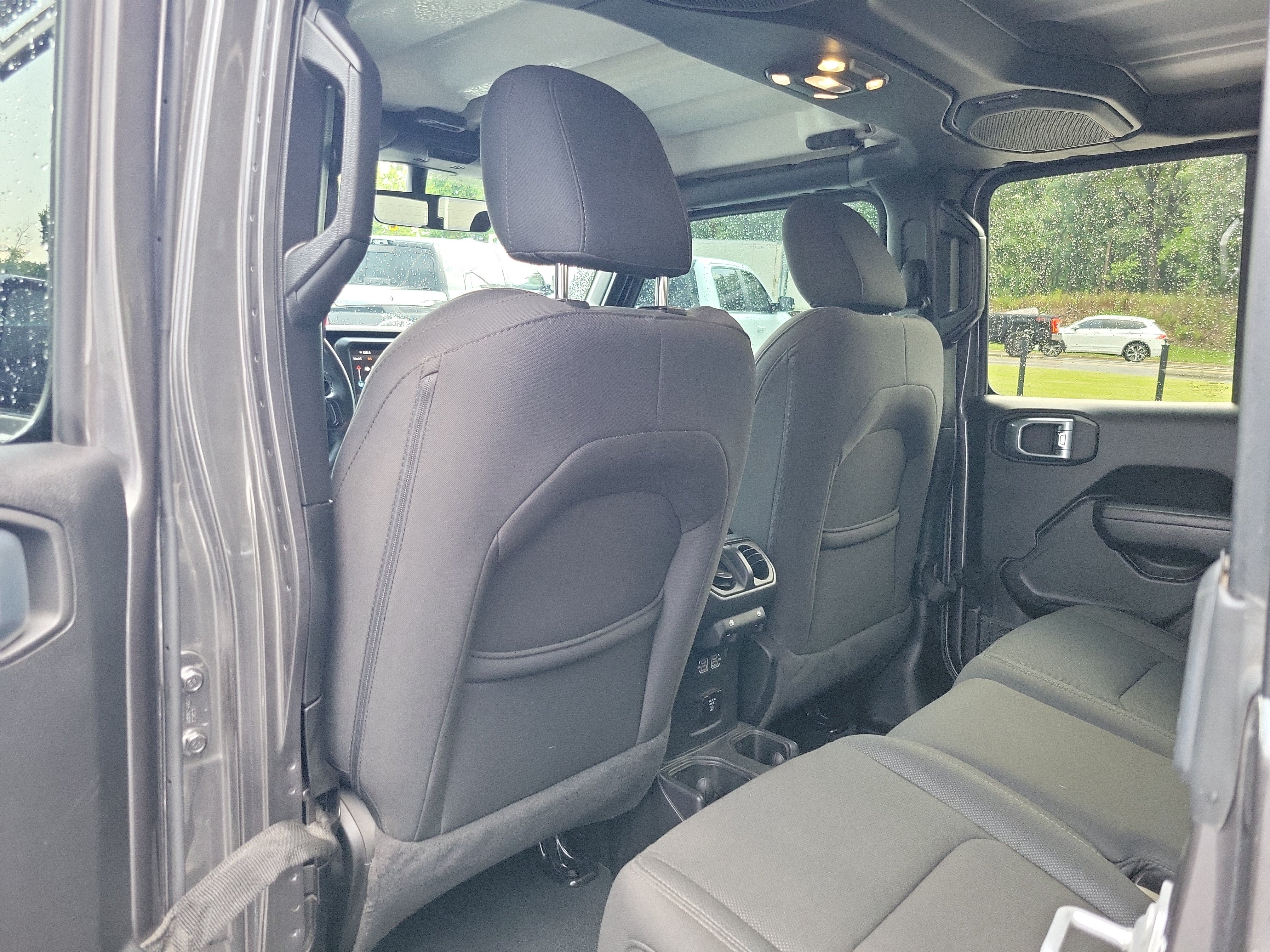 Used 2022 Jeep Gladiator Sport AWD/4WD image 10
