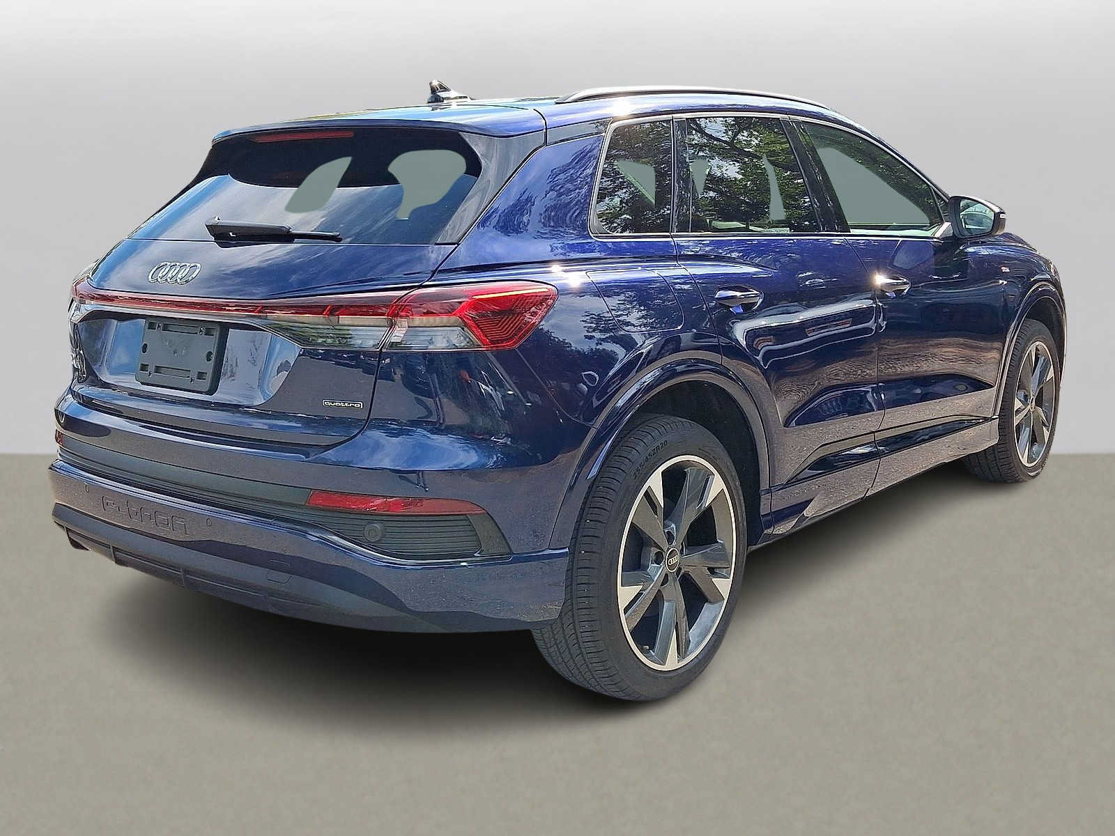 Used 2023 Audi Q4 e-tron Premium Plus w/ Premium Plus AWD/4WD image 31