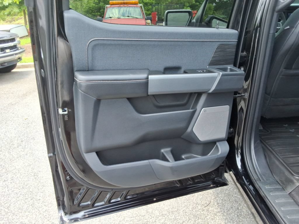 Used 2025 Ford F150 Lariat w/ Equipment Group 502A High AWD/4WD image 18