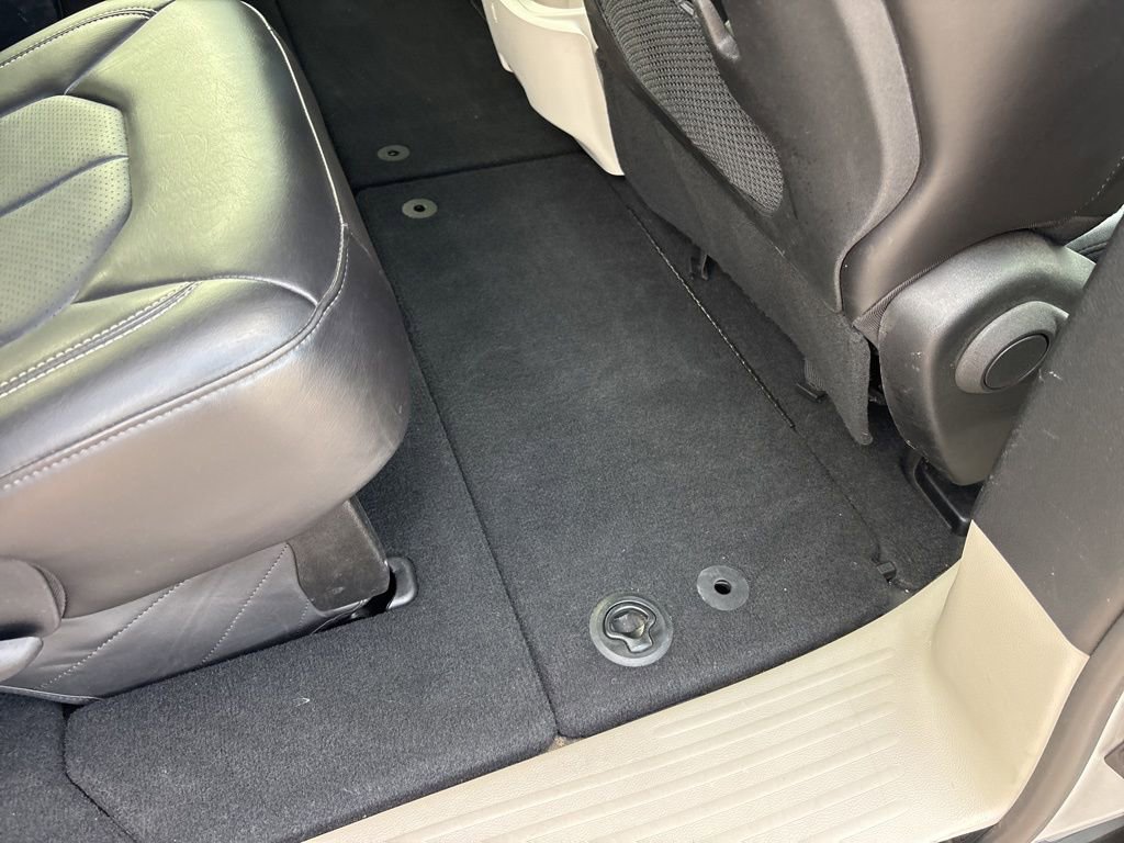 Used 2024 Chrysler Pacifica Touring-L image 22