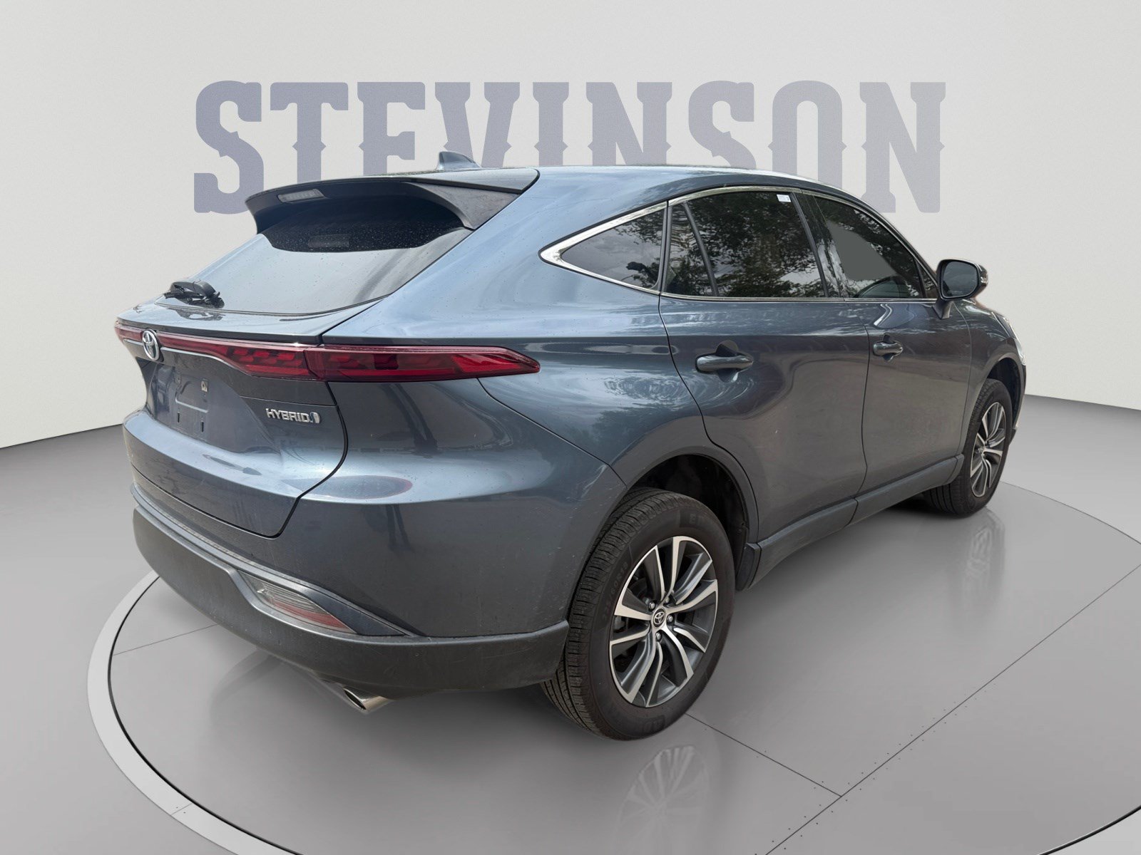 Used 2022 Toyota Venza LE AWD/4WD image 5