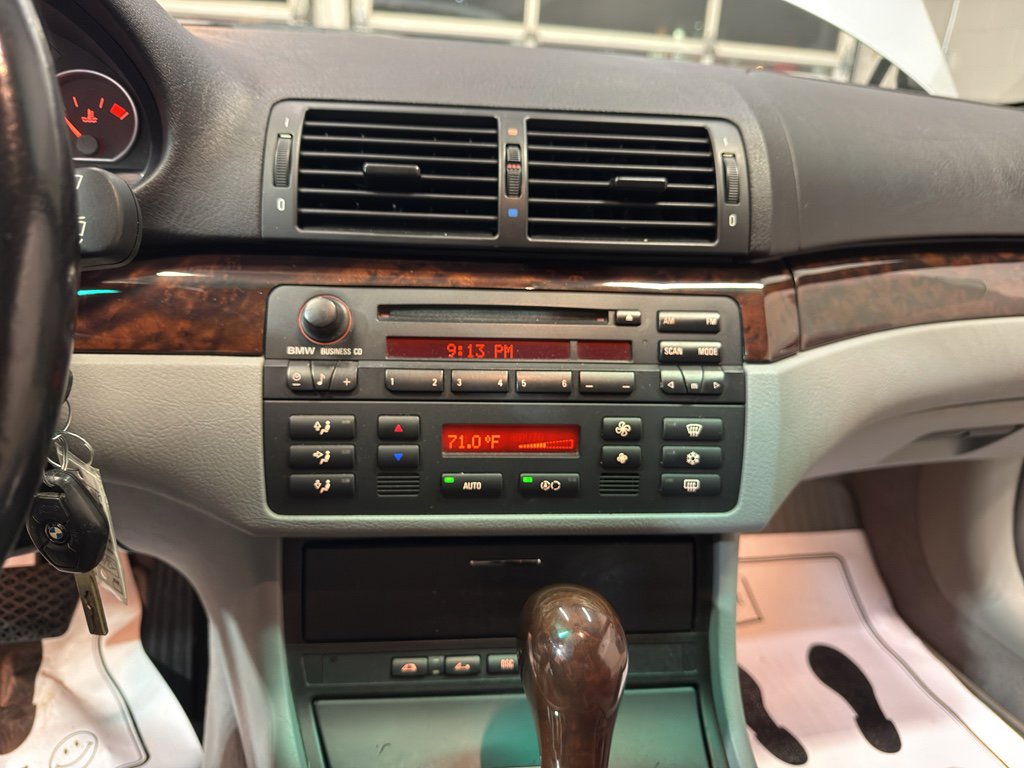 Used 2004 BMW 330Ci Convertible image 17