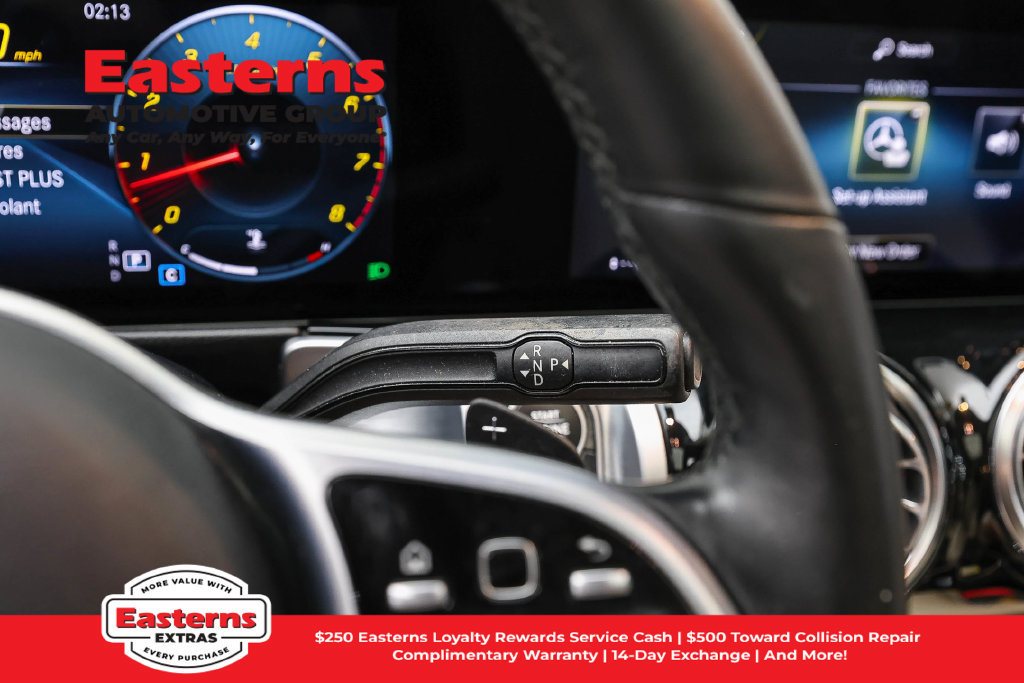 Used 2022 Mercedes-Benz GLB 250 4MATIC w/ Premium Package Lite image 14