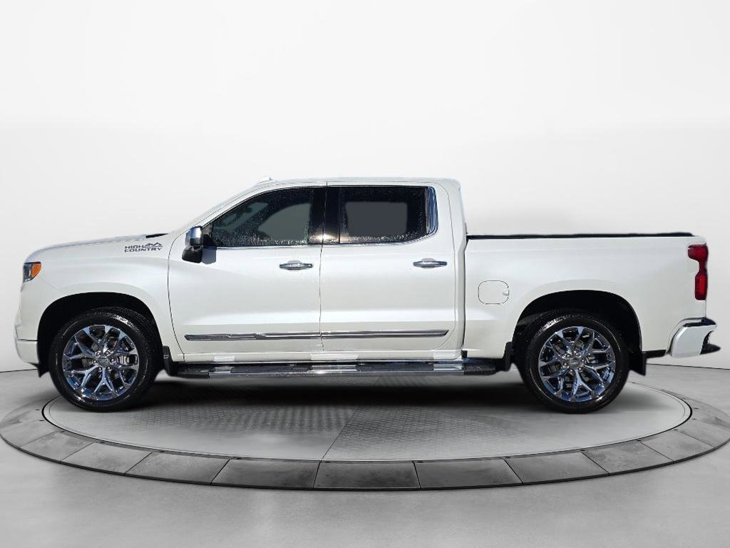 Used 2025 Chevrolet Silverado 1500 High Country w/ High Country Premium Package image 3