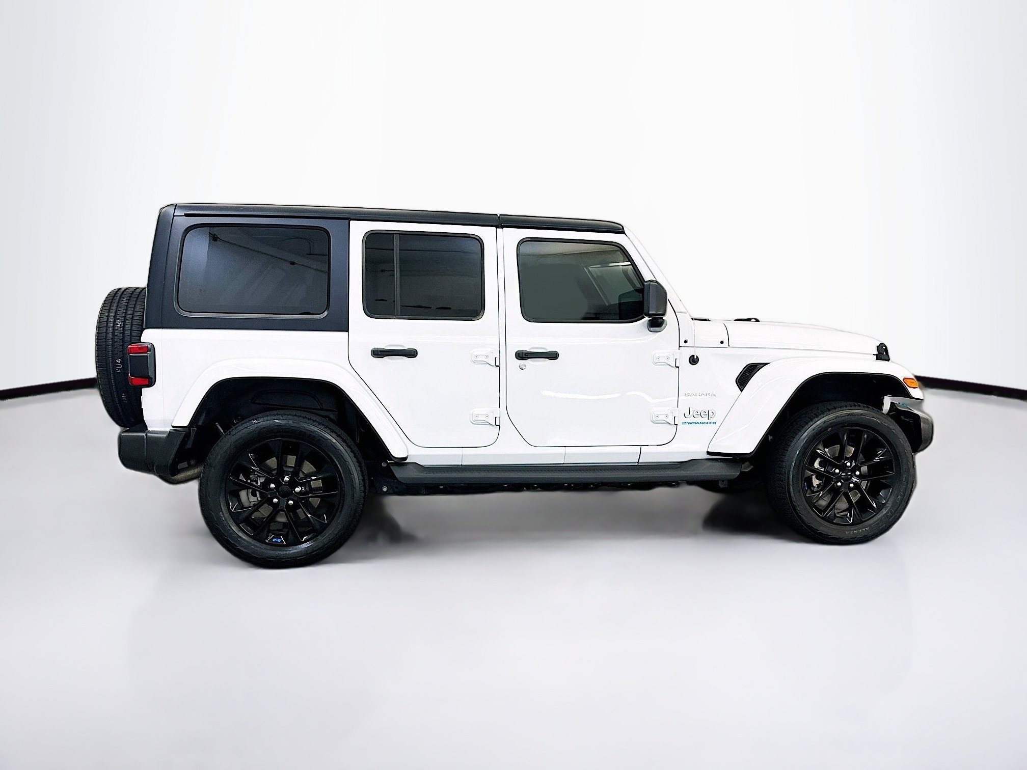 Used 2023 Jeep Wrangler Unlimited Sahara AWD/4WD image 10