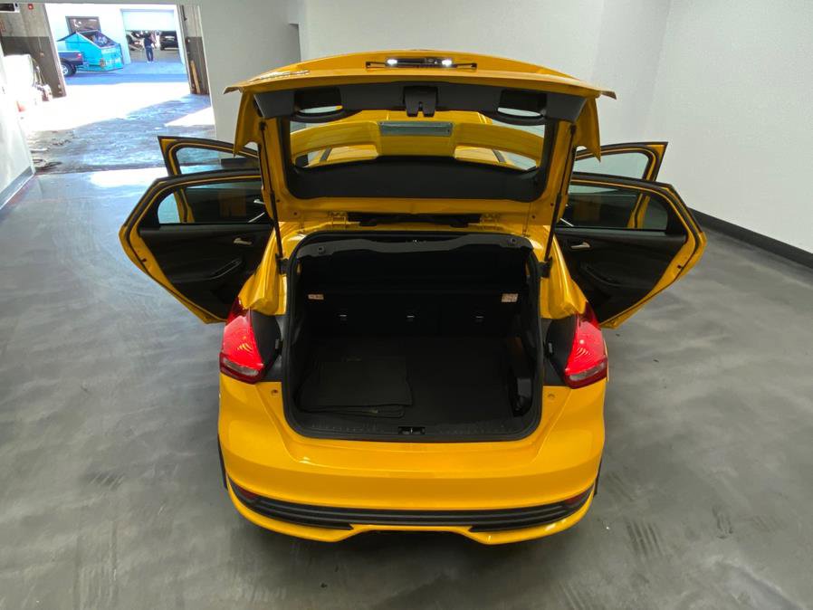 Used 2015 Ford Focus ST w/ Equipment Group 401A image 45
